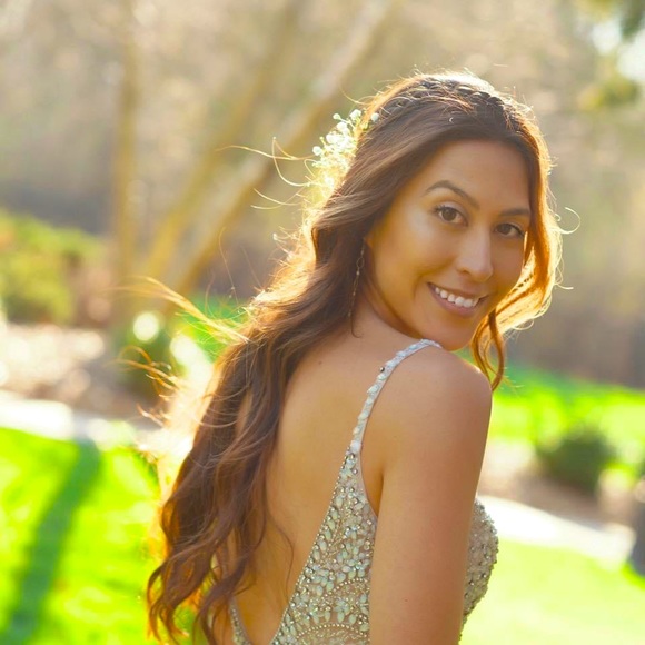 Meet your Posher, Alyssa 💕 - Picture 1 of 1